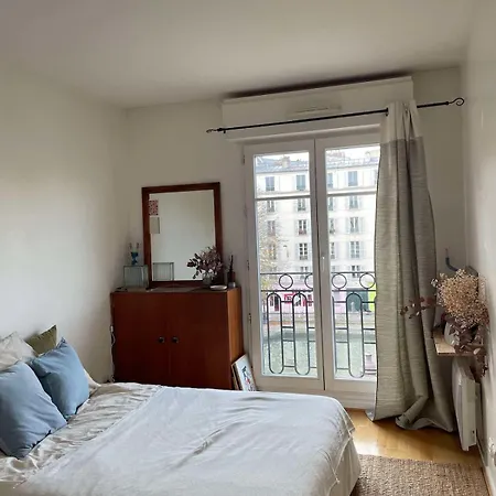 Spacious And Bright - Canal St-martin Apartment