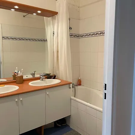 Spacious And Bright - Canal St-martin Apartment
